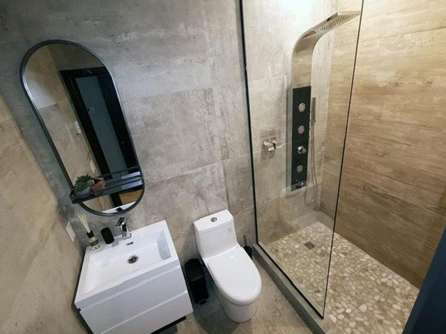Private Room & Private Bathroom In Le Plateau Монреаль Экстерьер фото